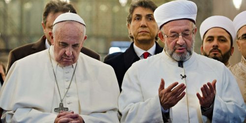 pope-francis-and-grand-mu-012